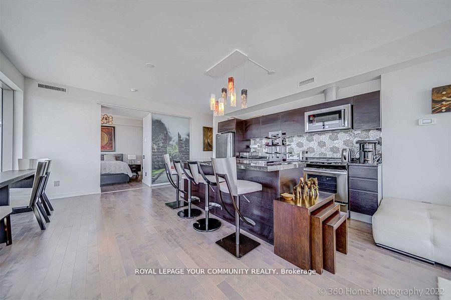 Photo 8 of Unit 3606, 70 Distillery Lane, Toronto, Waterfront Communities — HOMEH