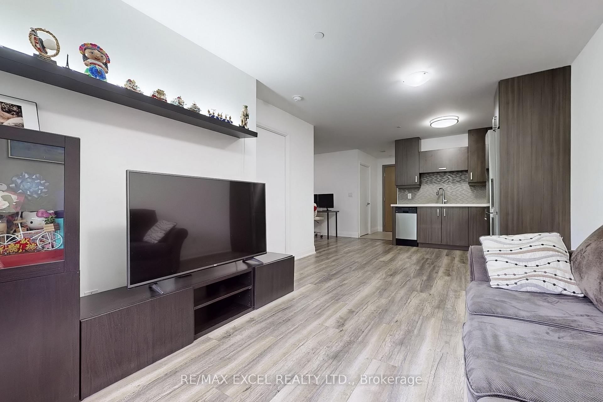Photo 12 of Unit 207, 18 Uptown Drive, Markham, Unionville — HOMEH