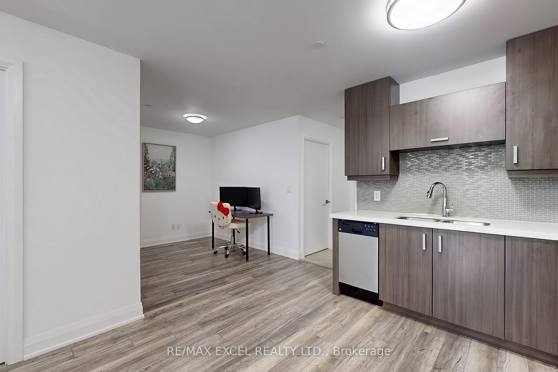 Photo 16 of Unit 207, 18 Uptown Drive, Markham, Unionville — HOMEH