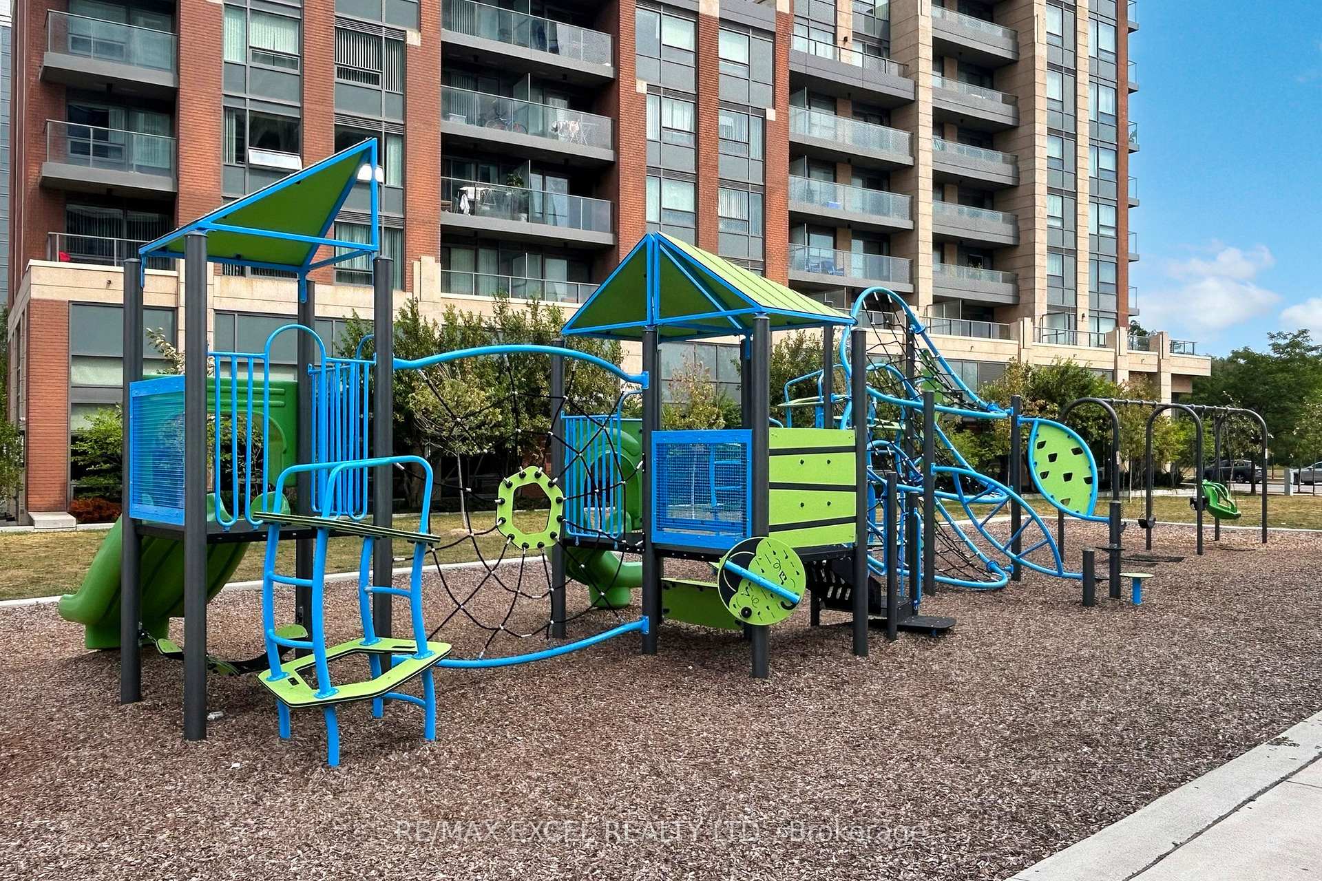 Photo 48 of Unit 207, 18 Uptown Drive, Markham, Unionville — HOMEH