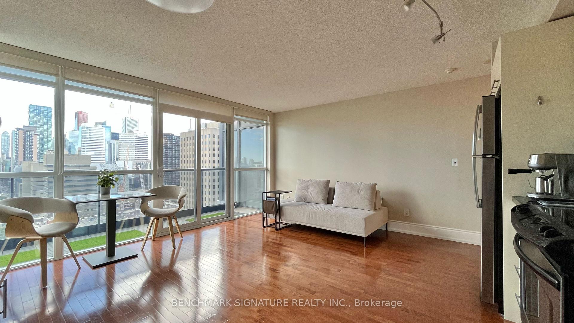 Photo 5 of Unit 1702, 25 Carlton Street, Toronto, Church-Yonge Corridor — HOMEH