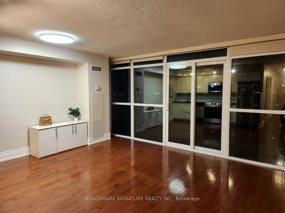 Photo 6 of Unit 1702, 25 Carlton Street, Toronto, Church-Yonge Corridor — HOMEH