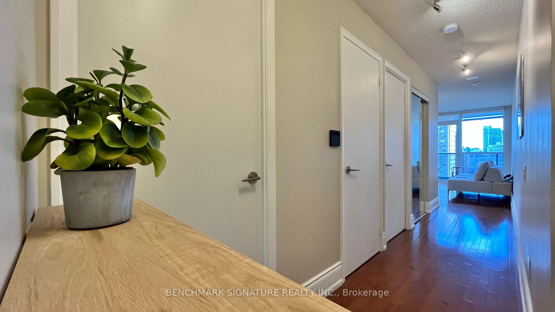 Photo 11 of Unit 1702, 25 Carlton Street, Toronto, Church-Yonge Corridor — HOMEH