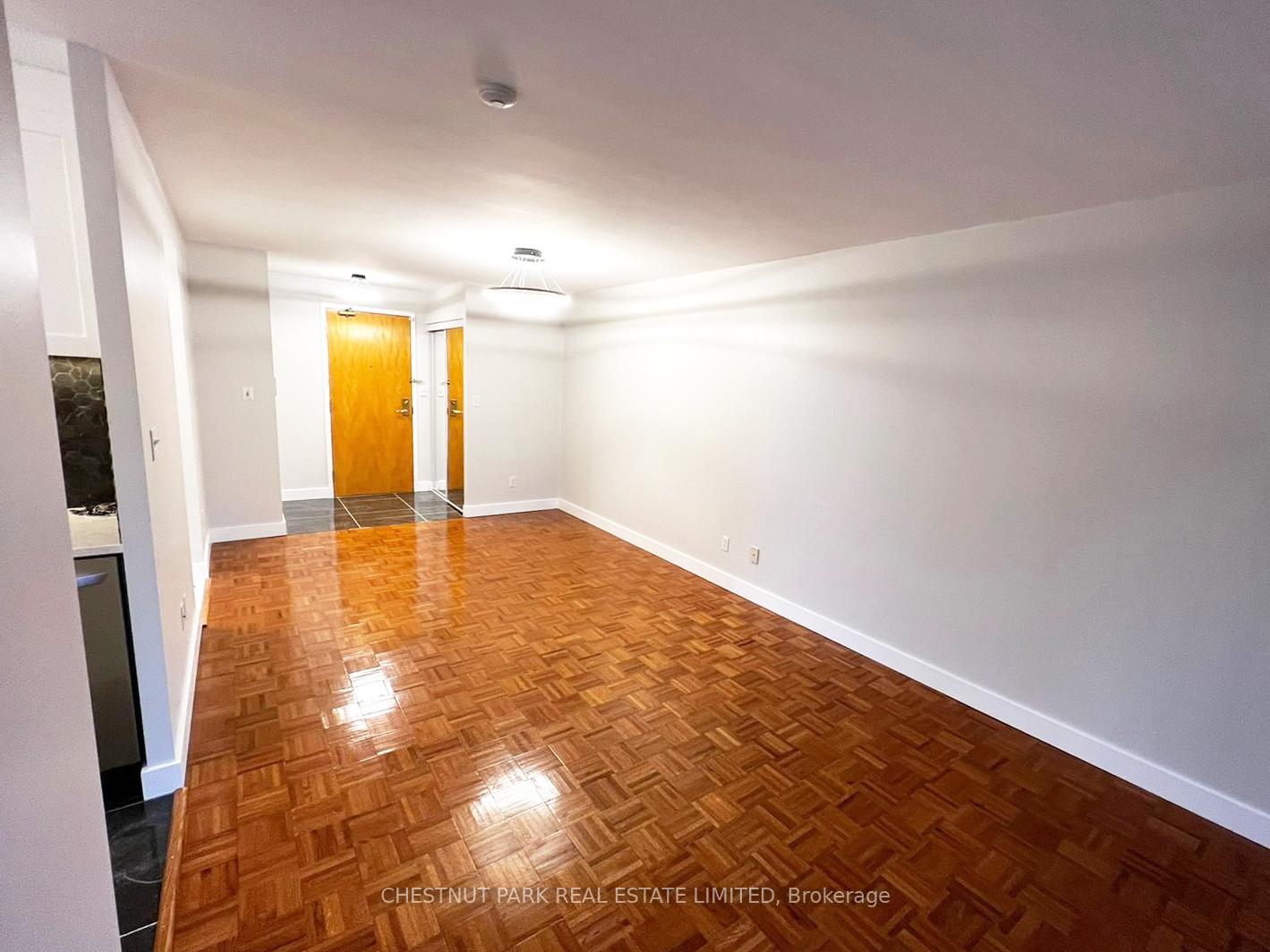 Photo 4 of Unit 909, 43 Eglinton Avenue E, Toronto, Yonge-Eglinton — HOMEH