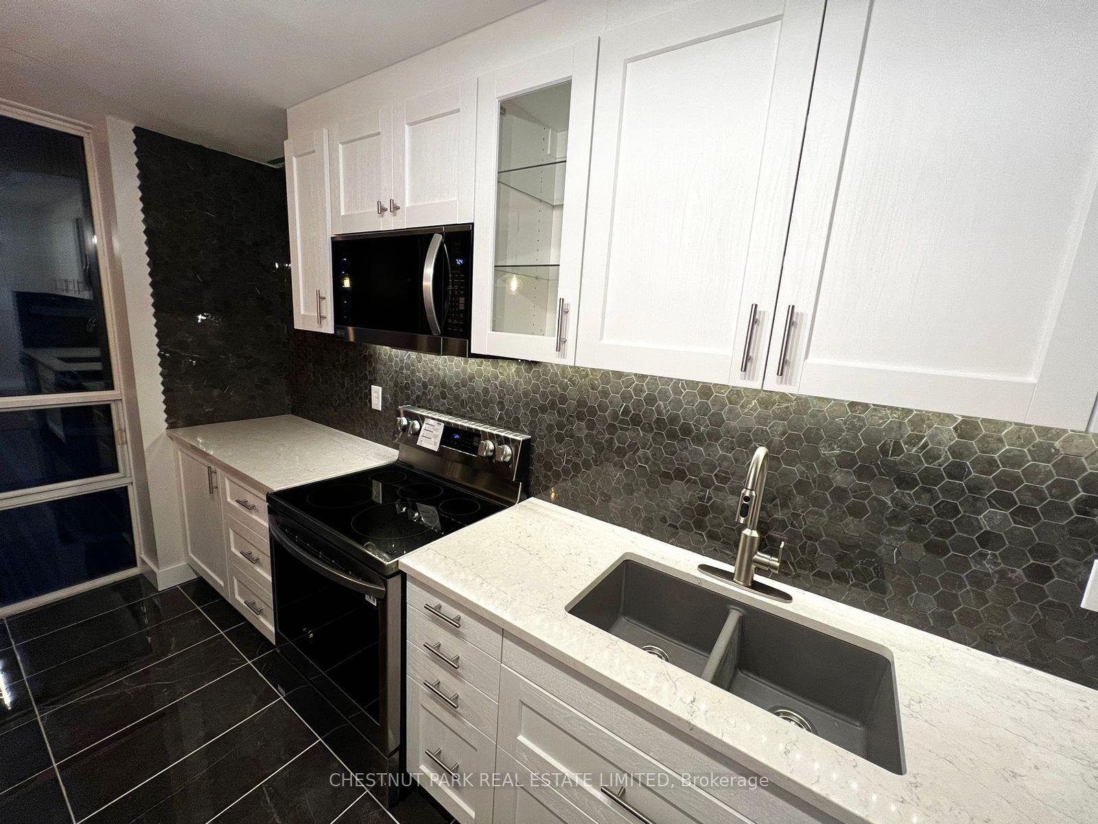 Photo 7 of Unit 909, 43 Eglinton Avenue E, Toronto, Yonge-Eglinton — HOMEH