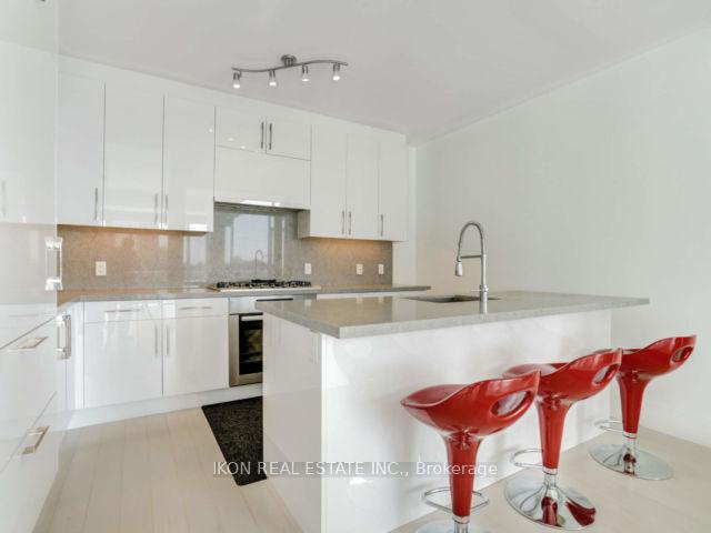 Photo 6 of Unit 302, 29 Queens Quay E, Toronto, Waterfront Communities — HOMEH