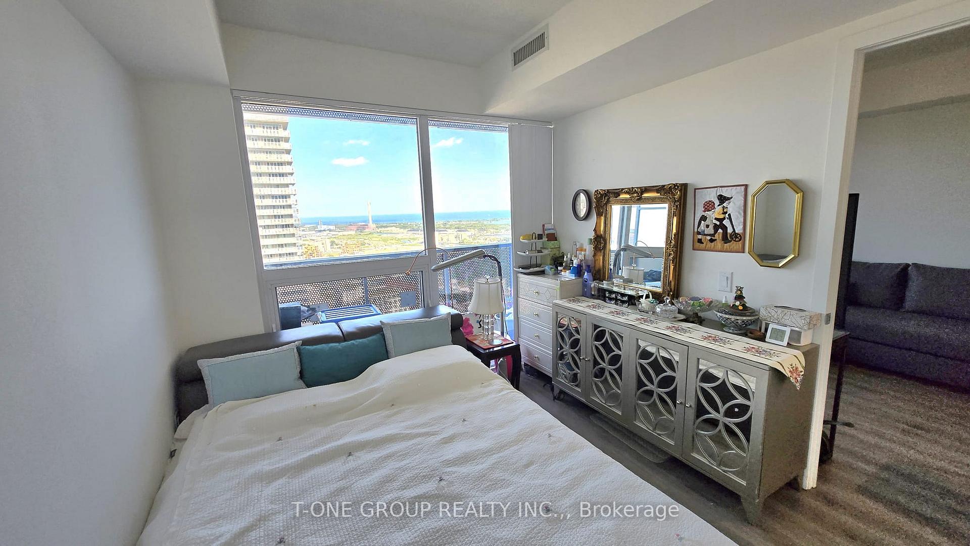 Photo 4 of Unit 4506, 138 Downes Street, Toronto, Waterfront Communities — HOMEH