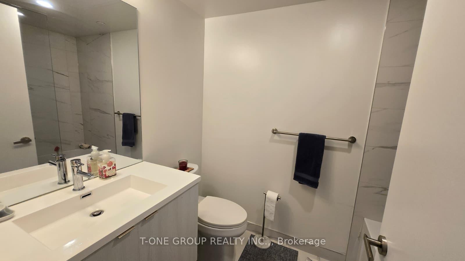 Photo 6 of Unit 4506, 138 Downes Street, Toronto, Waterfront Communities — HOMEH