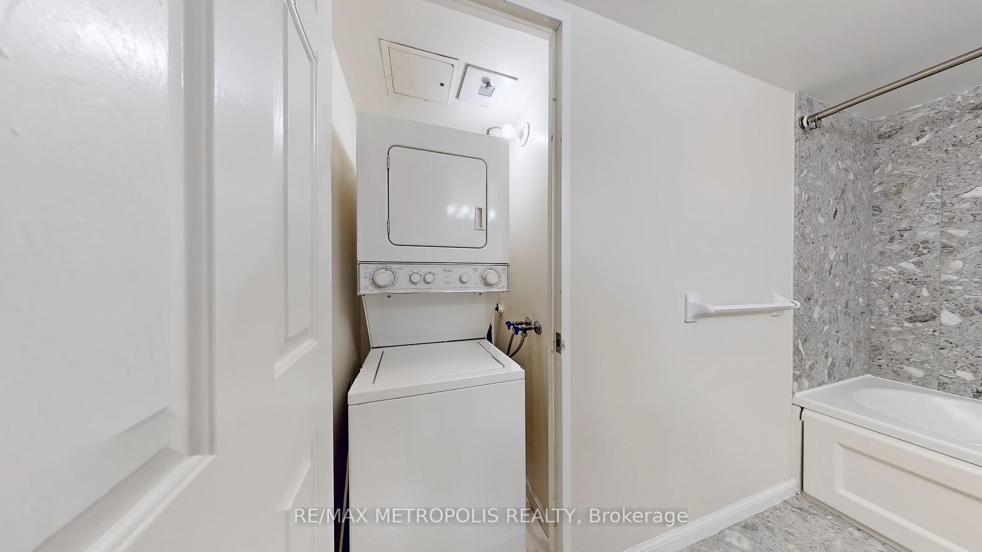 Photo 8 of Unit 810, 7 Carlton Street, Toronto, Church-Yonge Corridor — HOMEH