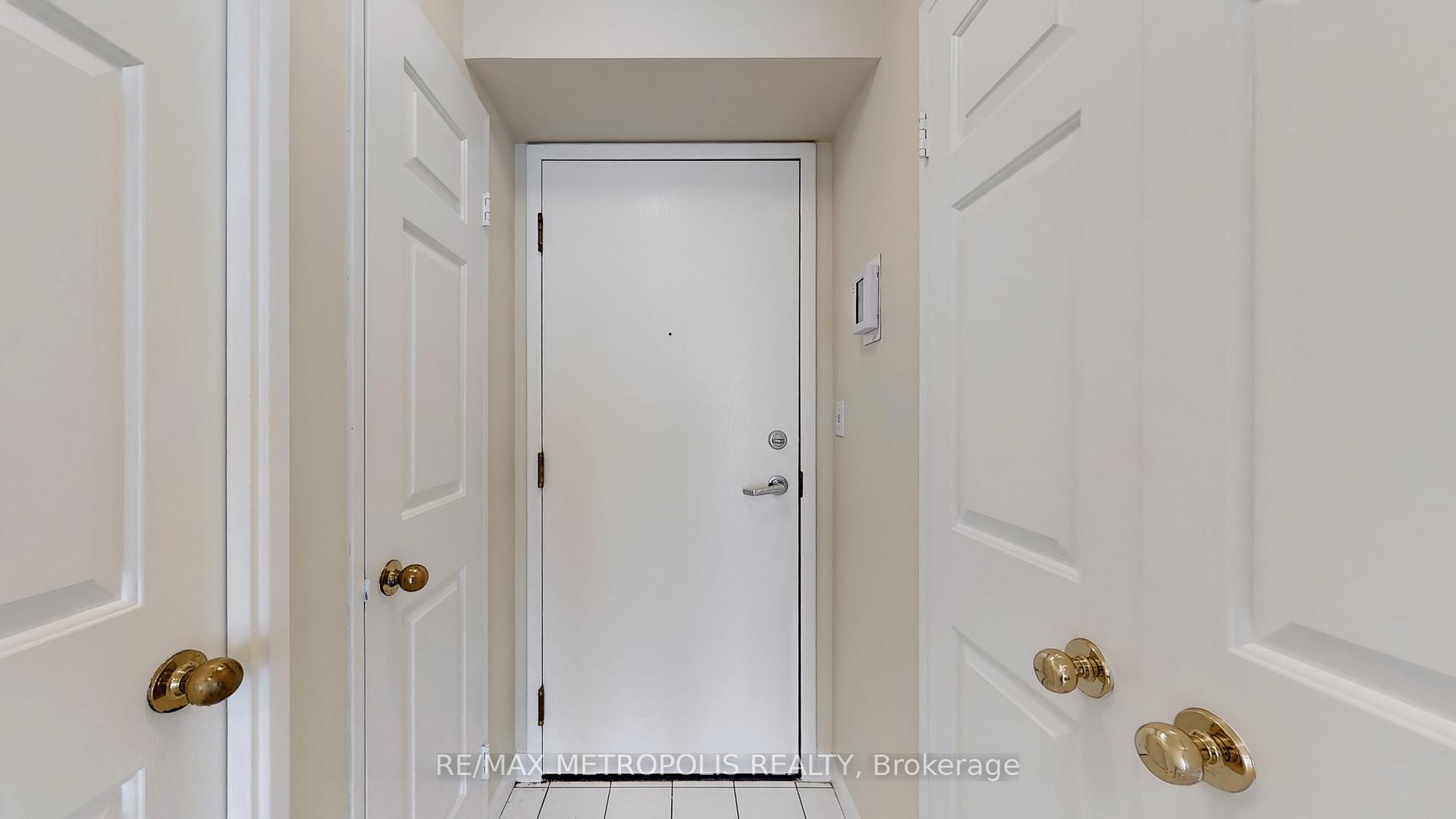 Photo 10 of Unit 810, 7 Carlton Street, Toronto, Church-Yonge Corridor — HOMEH