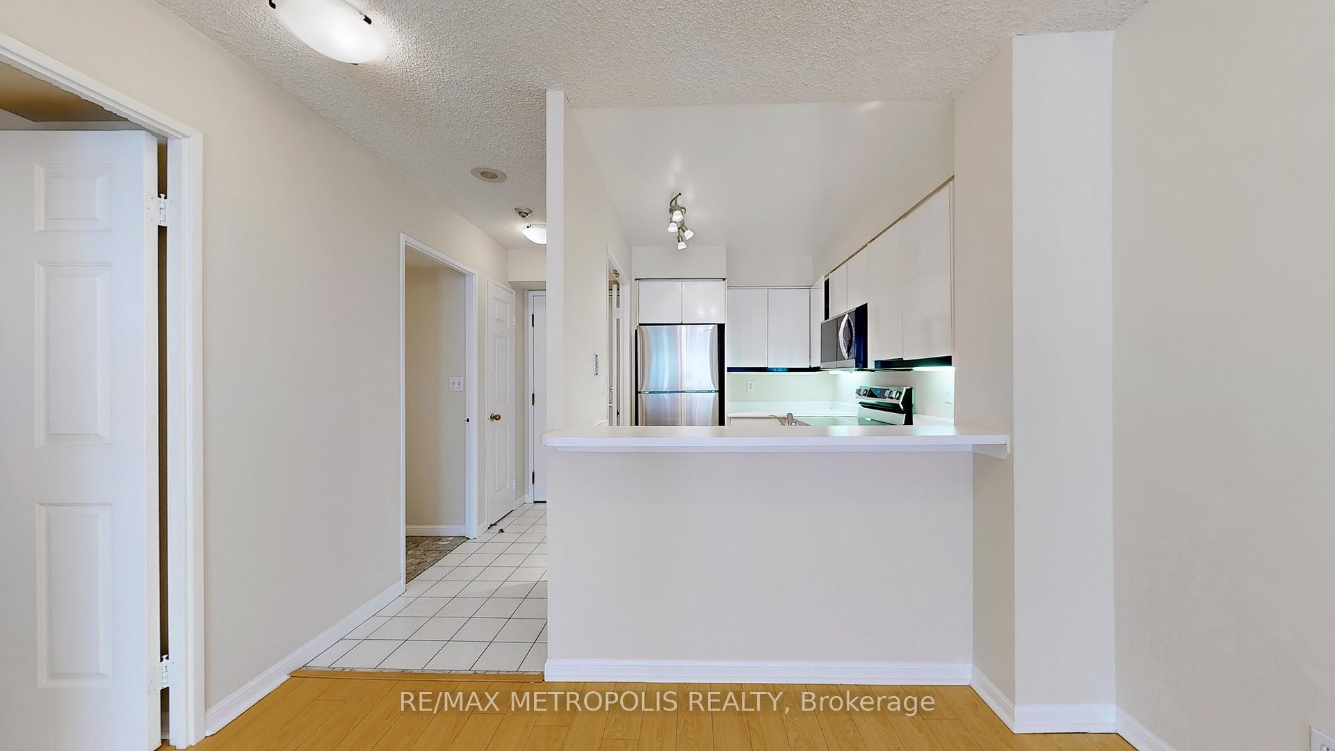 Photo 20 of Unit 810, 7 Carlton Street, Toronto, Church-Yonge Corridor — HOMEH