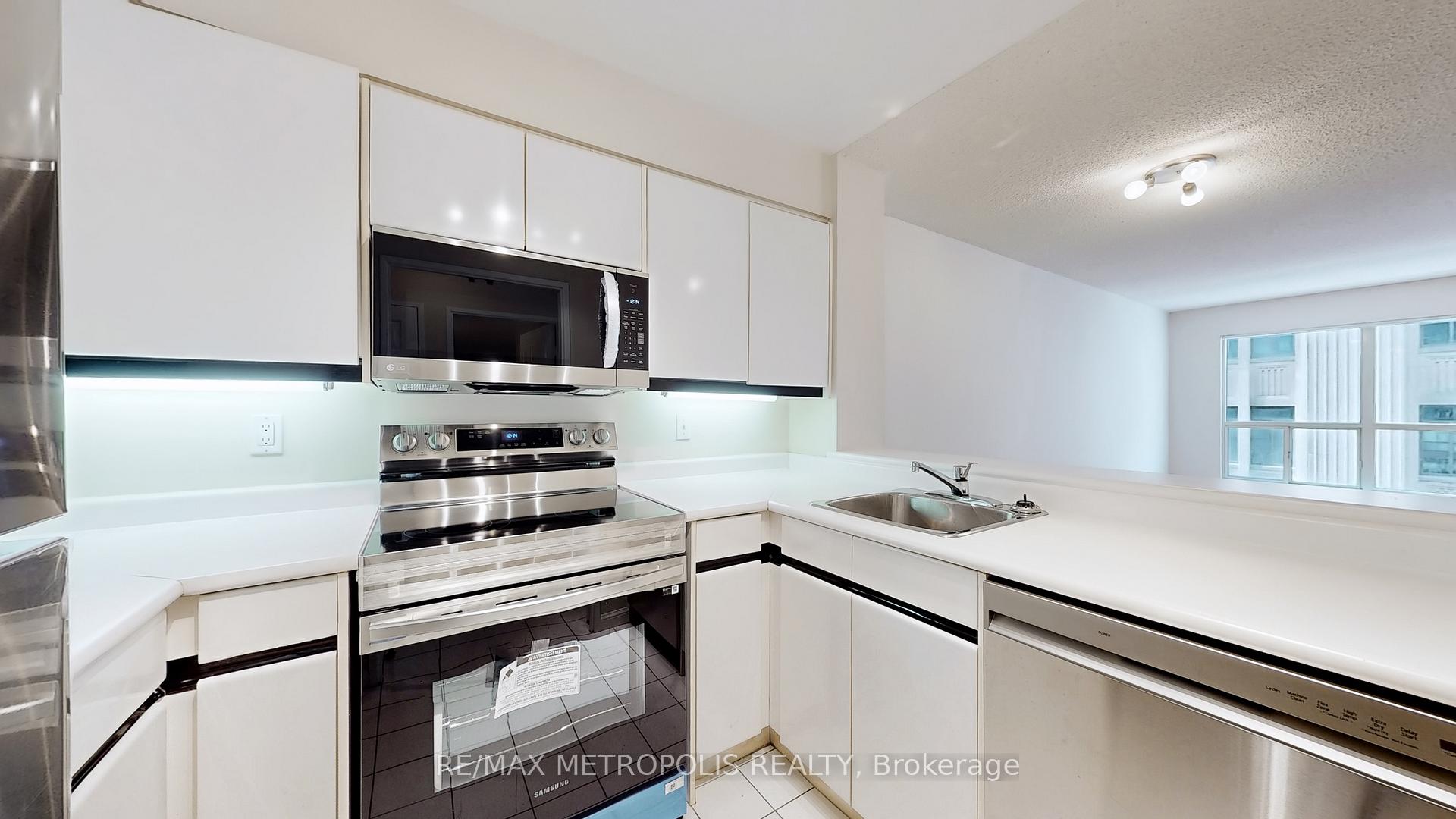 Photo 21 of Unit 810, 7 Carlton Street, Toronto, Church-Yonge Corridor — HOMEH
