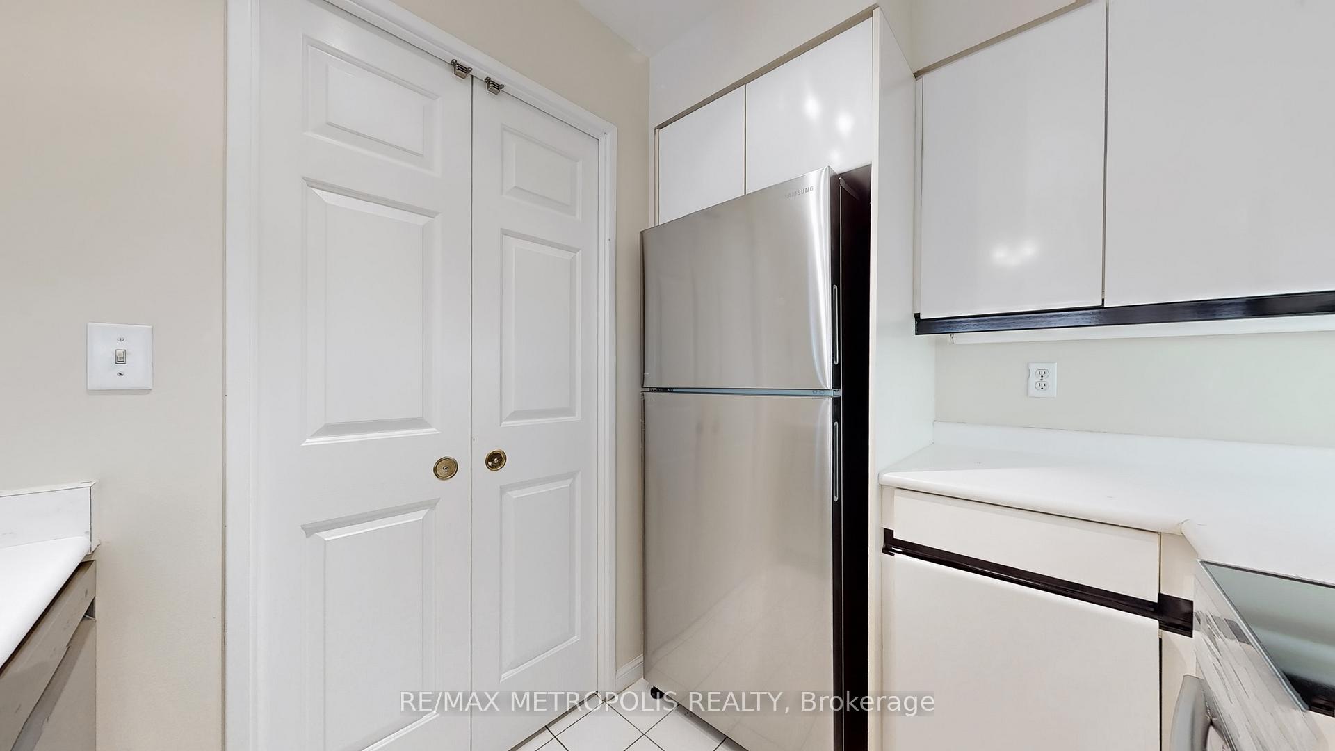 Photo 24 of Unit 810, 7 Carlton Street, Toronto, Church-Yonge Corridor — HOMEH