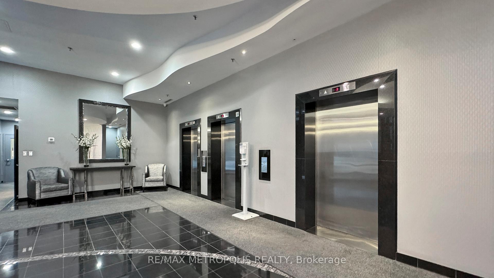 Photo 32 of Unit 810, 7 Carlton Street, Toronto, Church-Yonge Corridor — HOMEH