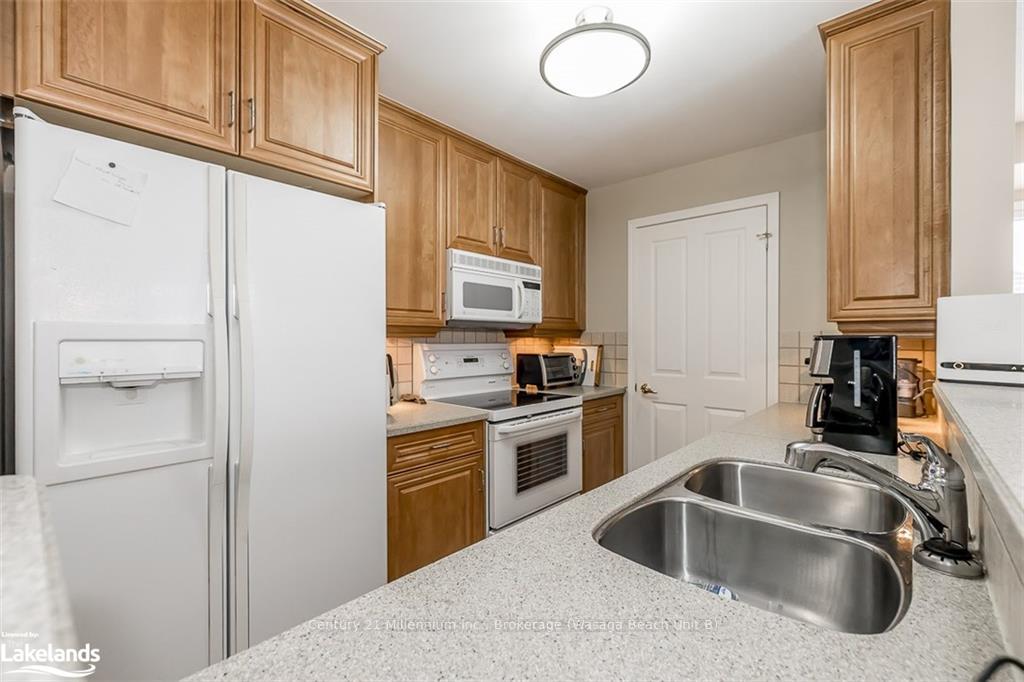 Photo 10 of Unit 13, 656 Johnston Park Avenue, Collingwood — HOMEH