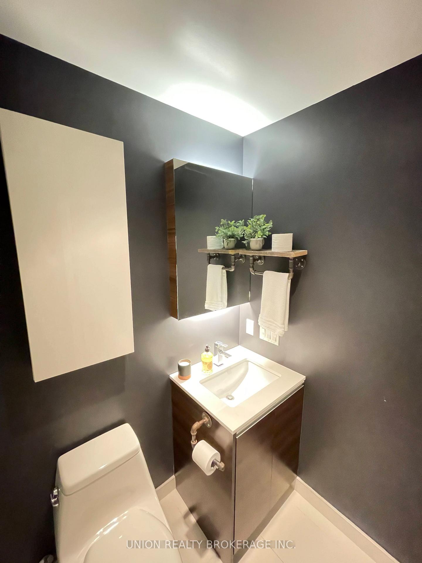 Photo 16 of Unit 823, 1190 Dundas Street E, Toronto, South Riverdale — HOMEH