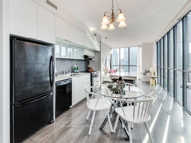 Photo 8 of Unit 2107, 110 Charles Street E, Toronto, Church-Yonge Corridor — HOMEH
