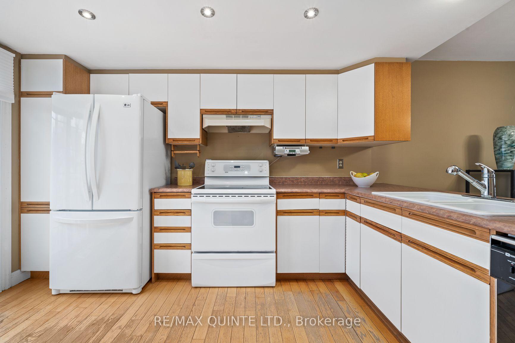 Photo 9 of Unit 6, 31 Keegan Parkway, Belleville, Belleville Ward — HOMEH