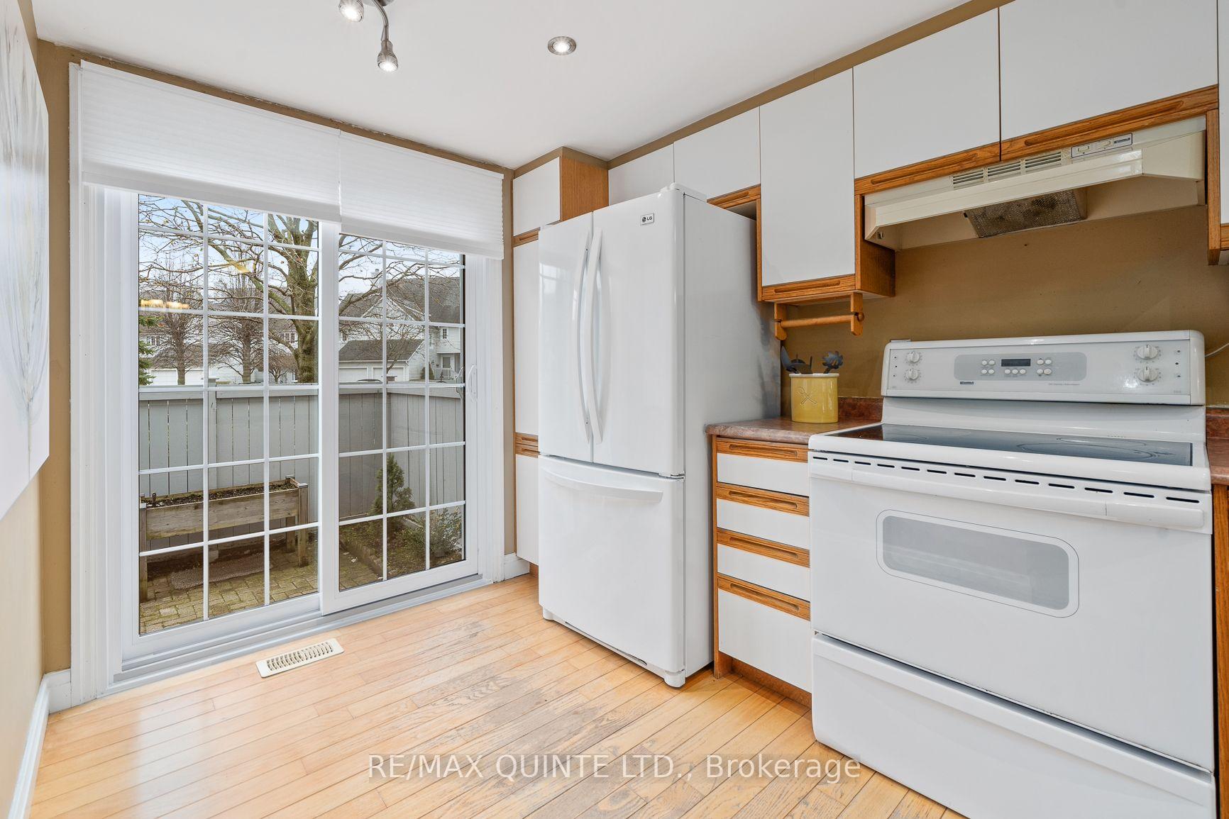 Photo 10 of Unit 6, 31 Keegan Parkway, Belleville, Belleville Ward — HOMEH