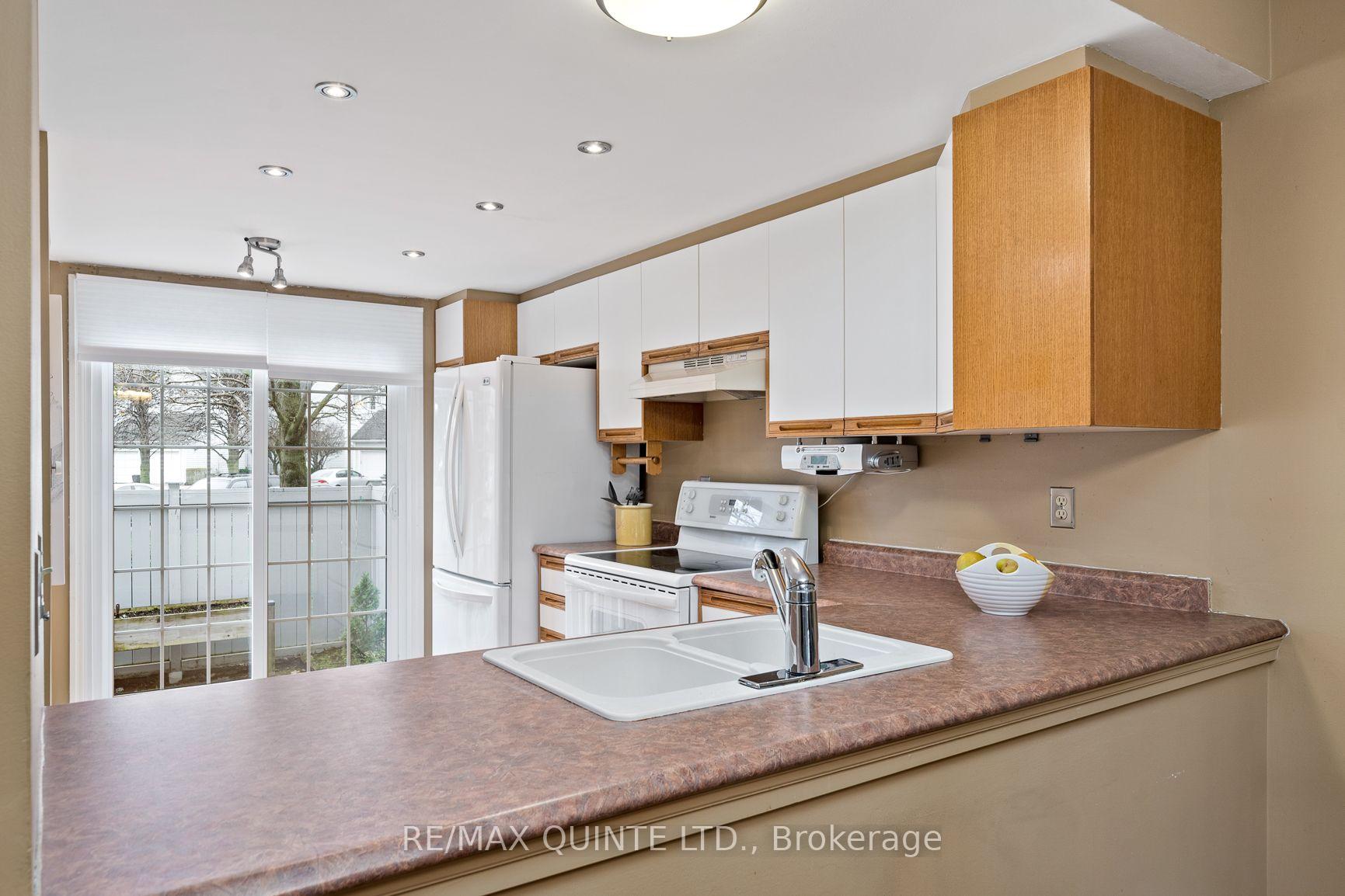 Photo 11 of Unit 6, 31 Keegan Parkway, Belleville, Belleville Ward — HOMEH