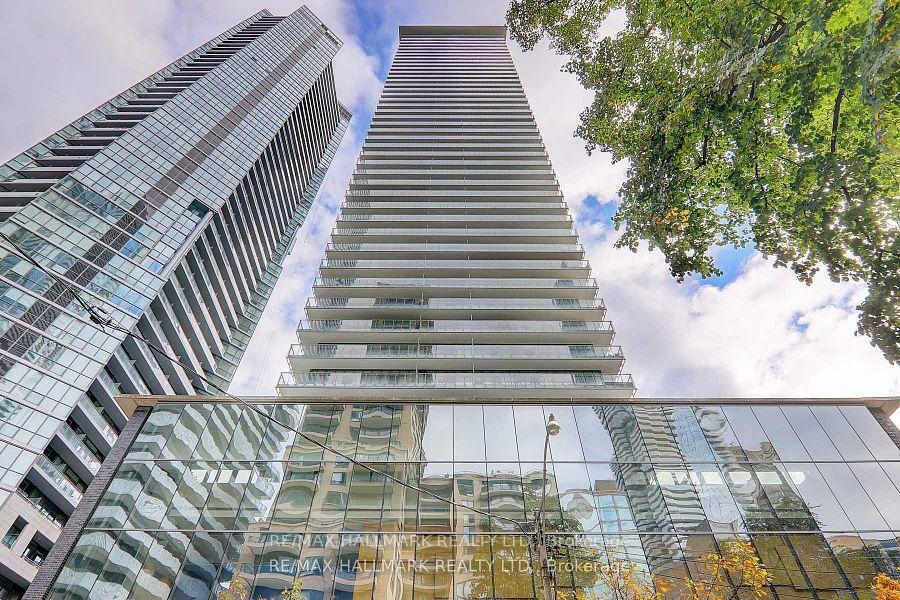 Front of Unit 2908, 33 Charles Street E