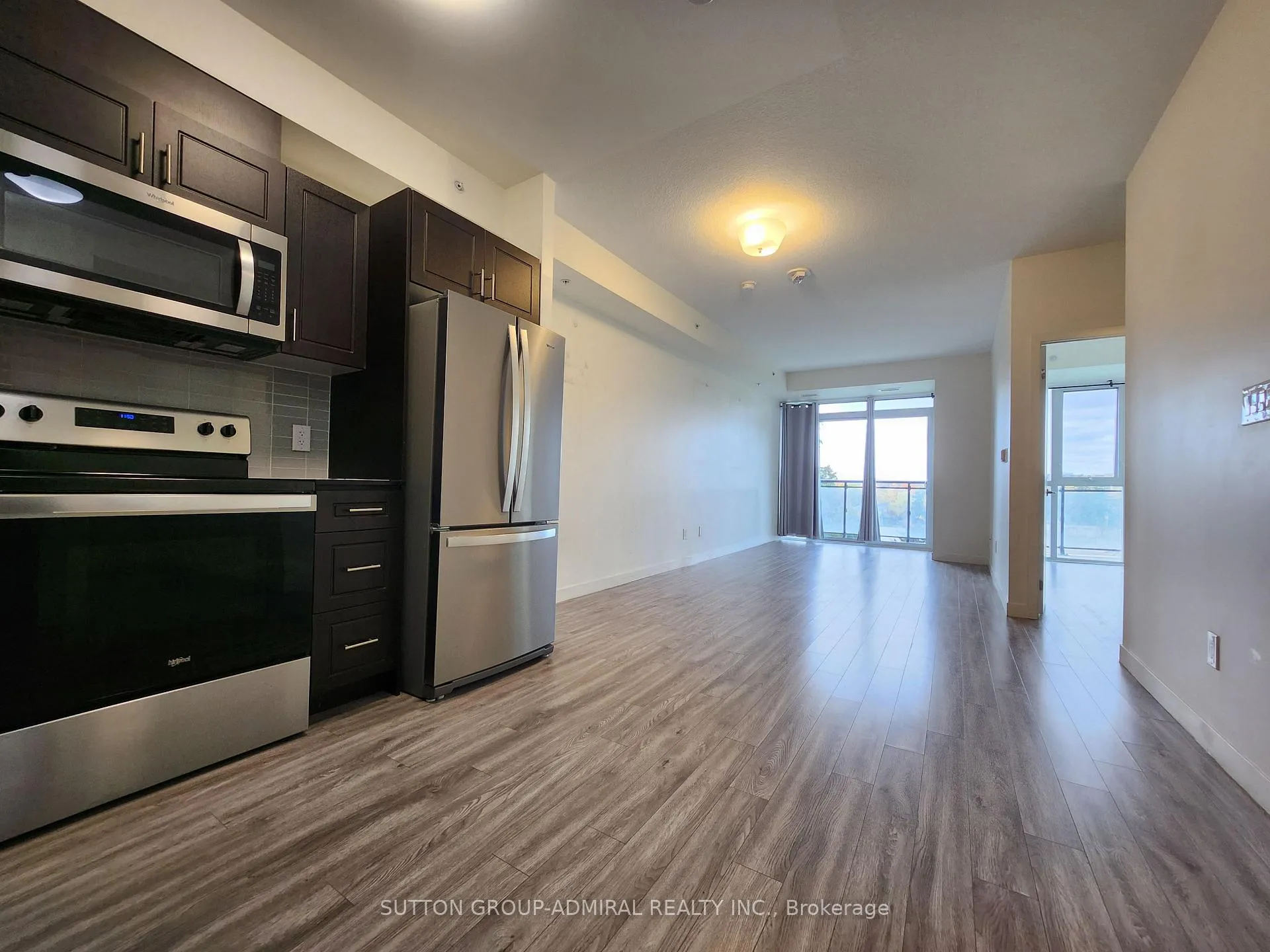 Photo 4 of Unit 806, 128 King Street N, Waterloo, Downtown Waterloo — HOMEH