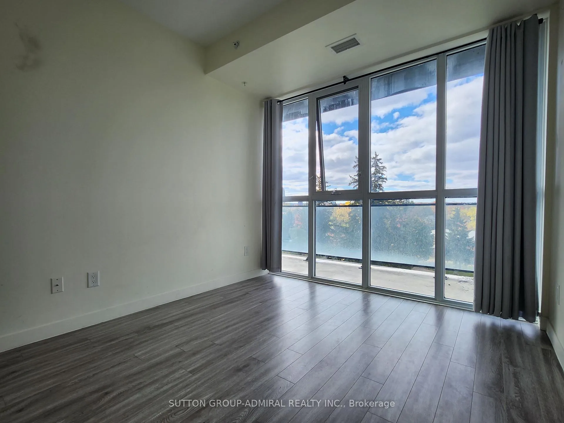 Photo 10 of Unit 806, 128 King Street N, Waterloo, Downtown Waterloo — HOMEH
