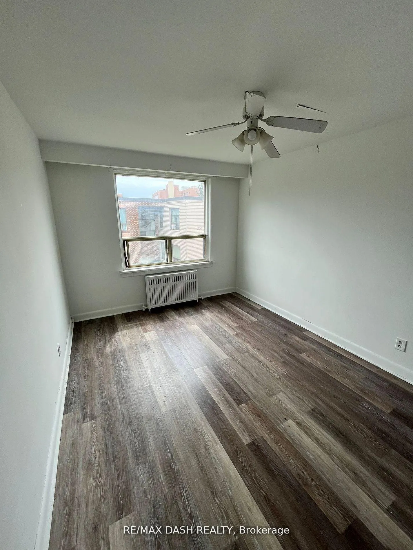 Photo 6 of Unit 8, 52 Neptune Drive, Toronto, Englemount-Lawrence — HOMEH