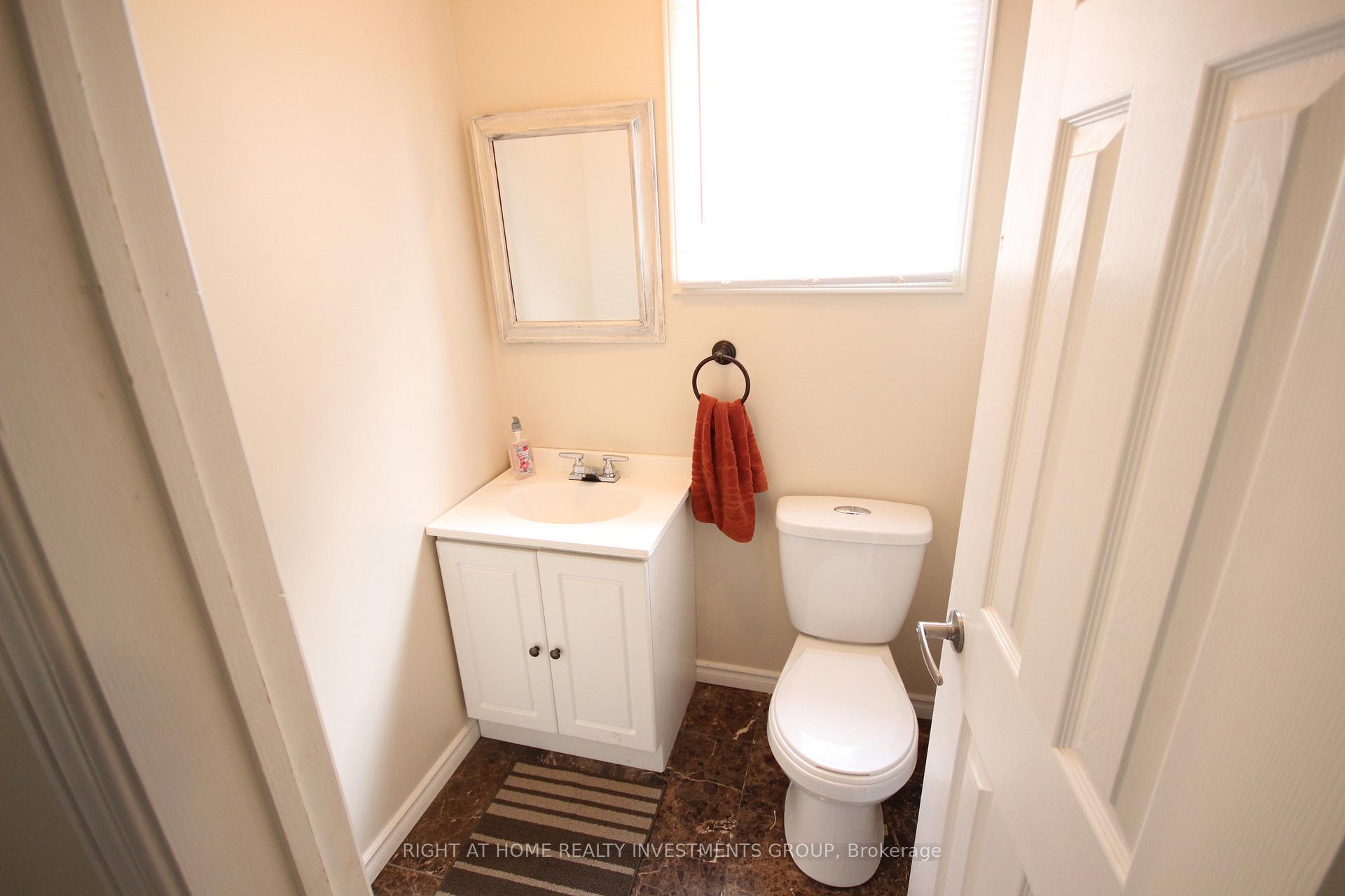 Photo 3 of 49 Patton Road, Barrie, Painswick North — HOMEH