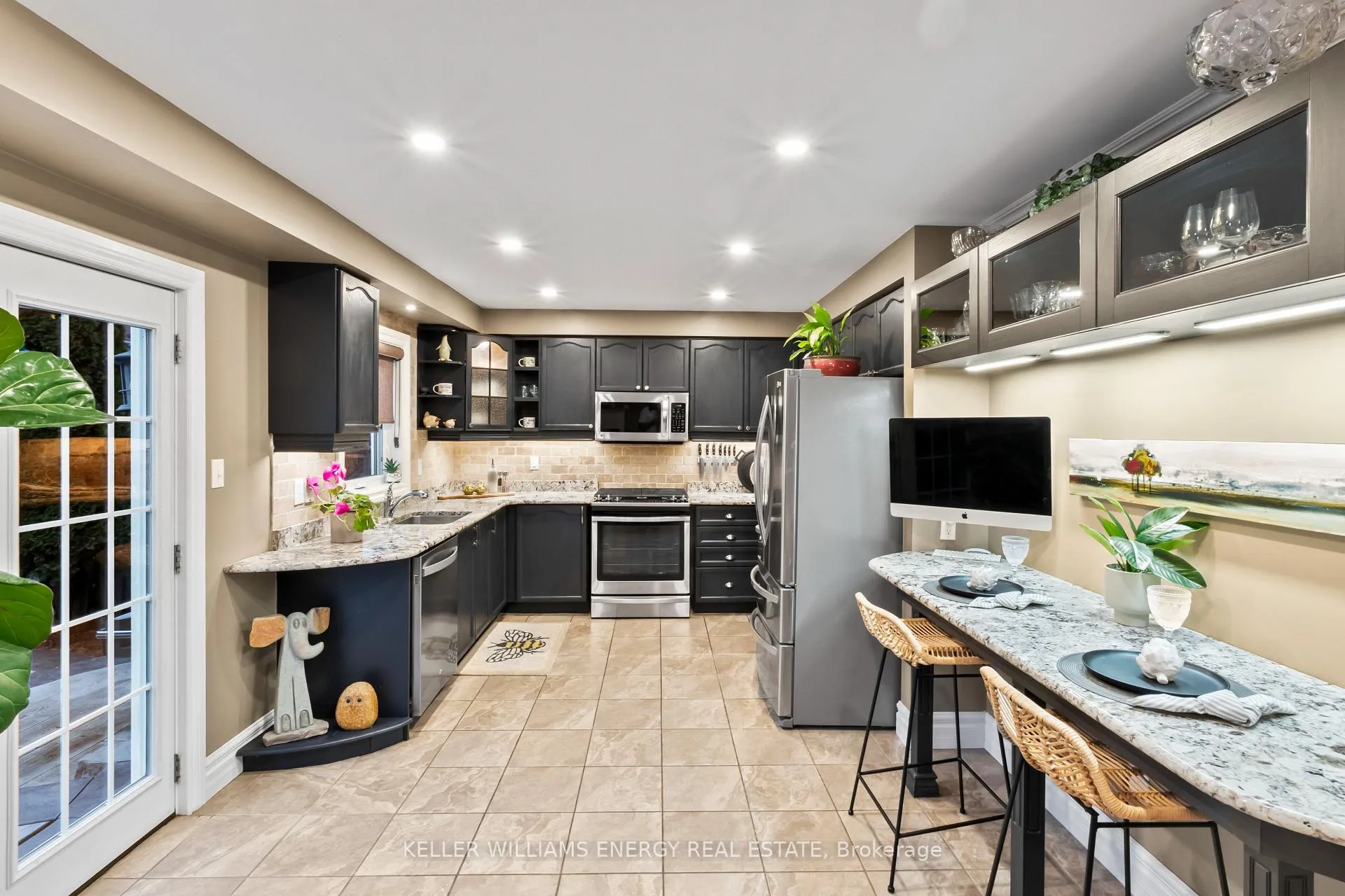 Photo 12 of 12 Schooner Lane, Clarington, Newcastle — HOMEH