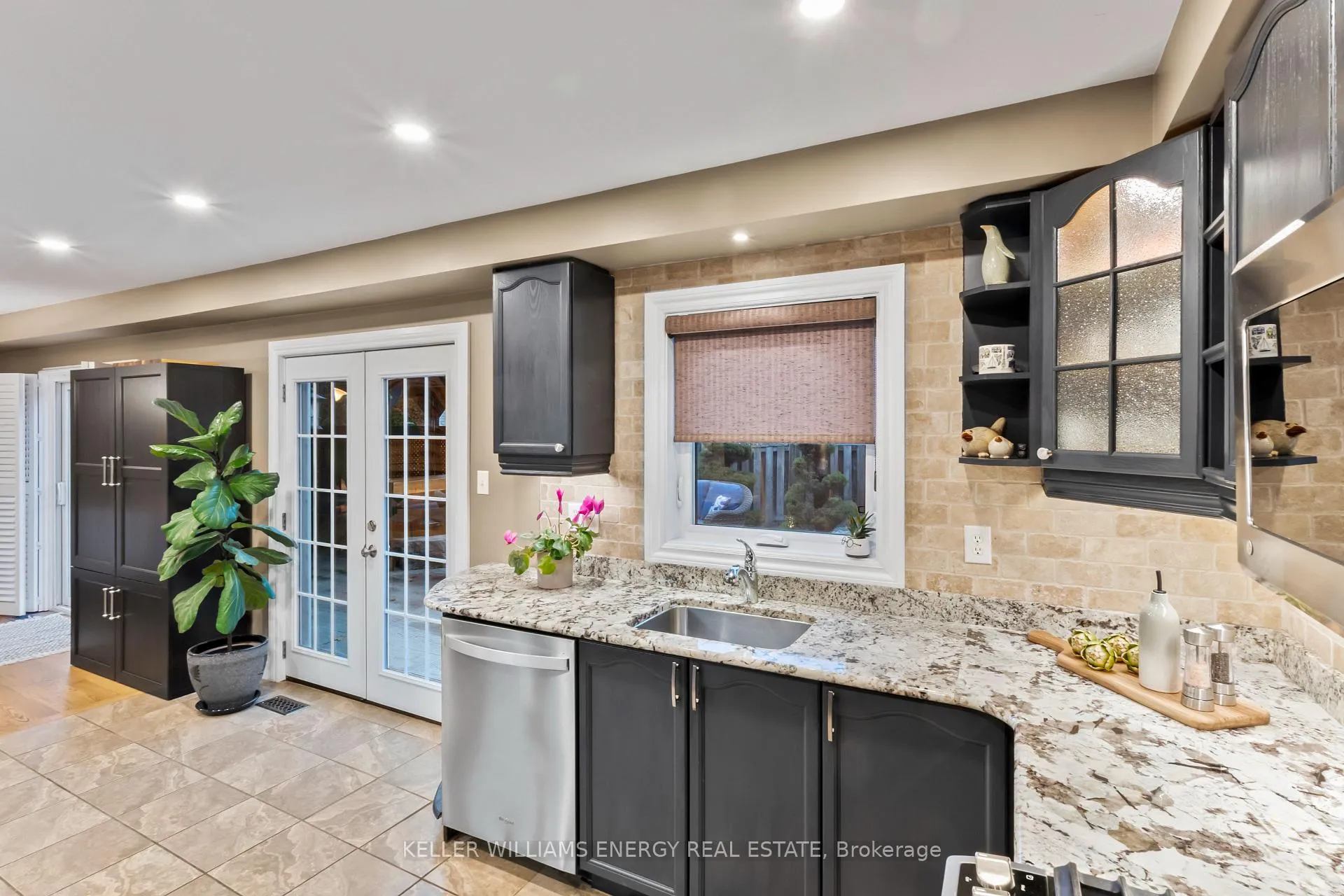 Photo 14 of 12 Schooner Lane, Clarington, Newcastle — HOMEH