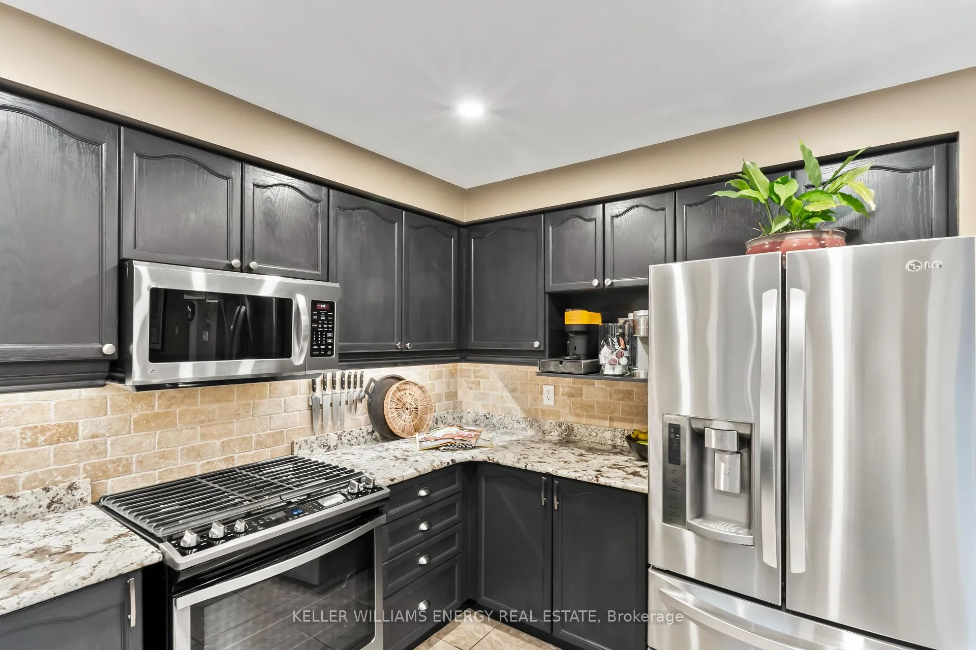 Photo 15 of 12 Schooner Lane, Clarington, Newcastle — HOMEH