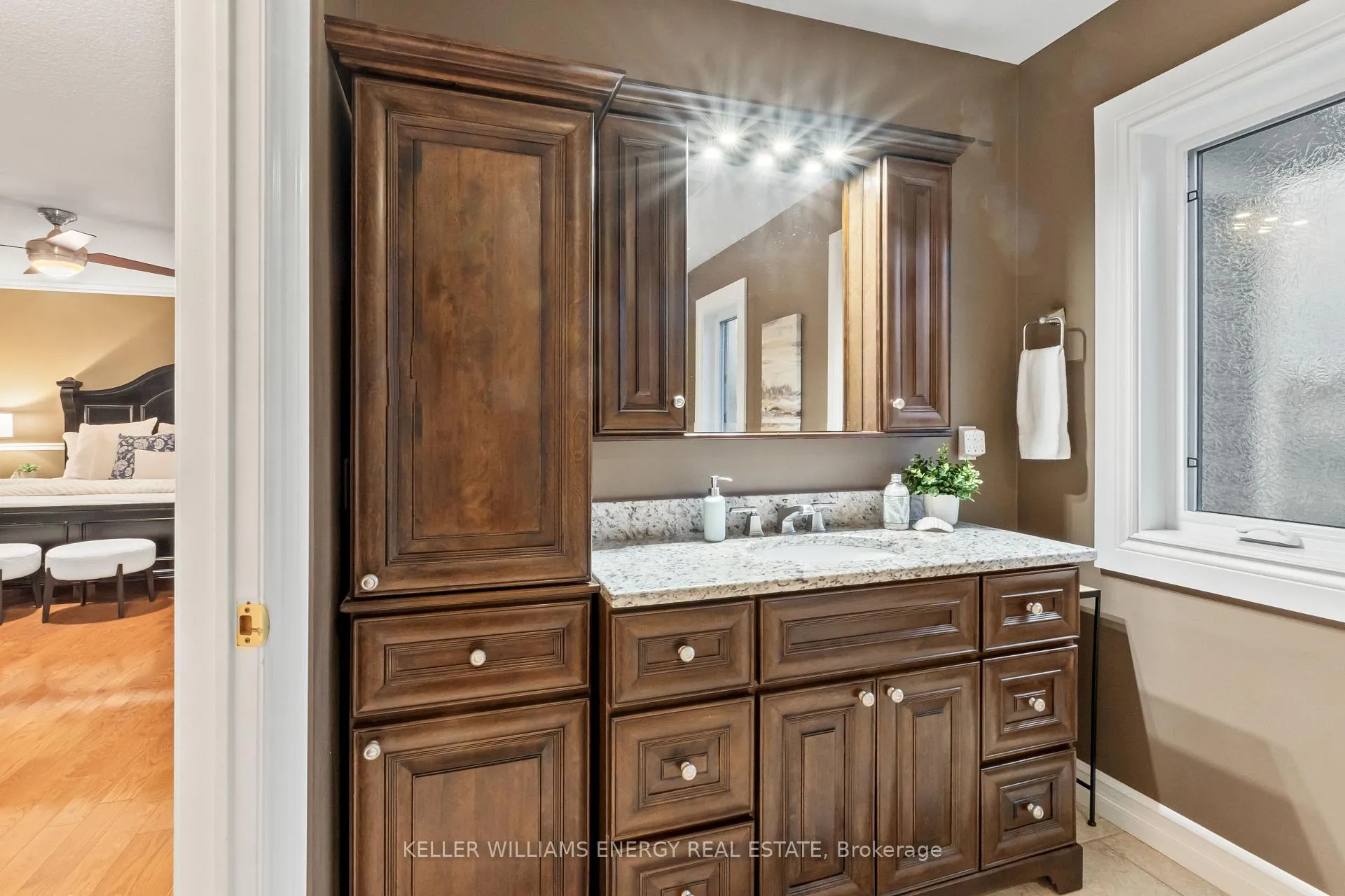Photo 25 of 12 Schooner Lane, Clarington, Newcastle — HOMEH