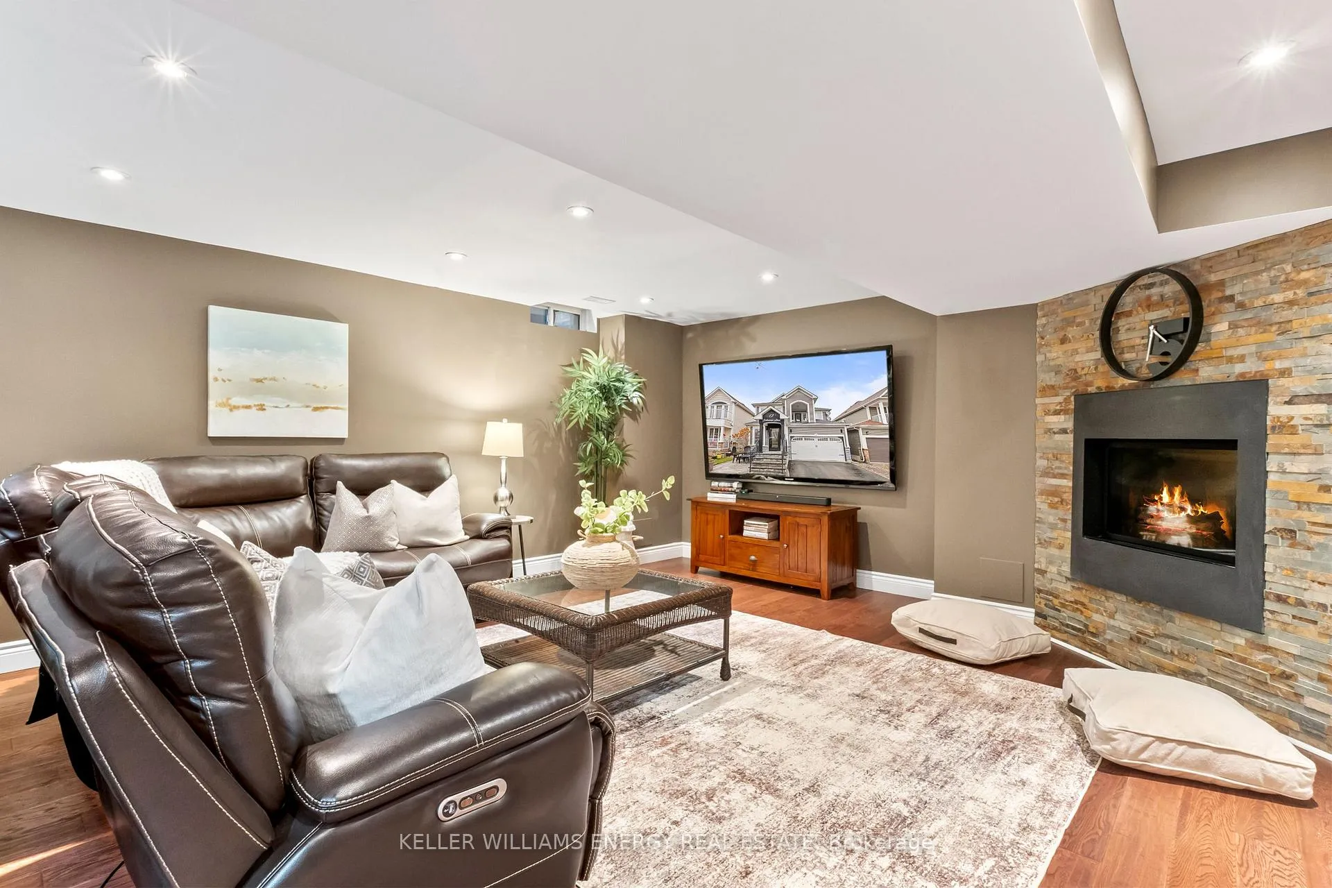 Photo 35 of 12 Schooner Lane, Clarington, Newcastle — HOMEH