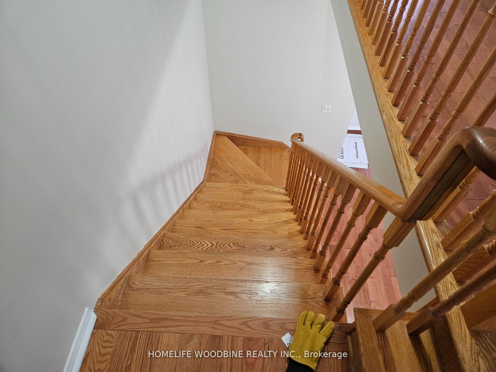 Photo 15 of 26 Thorp Crescent, Ajax, Central West — HOMEH