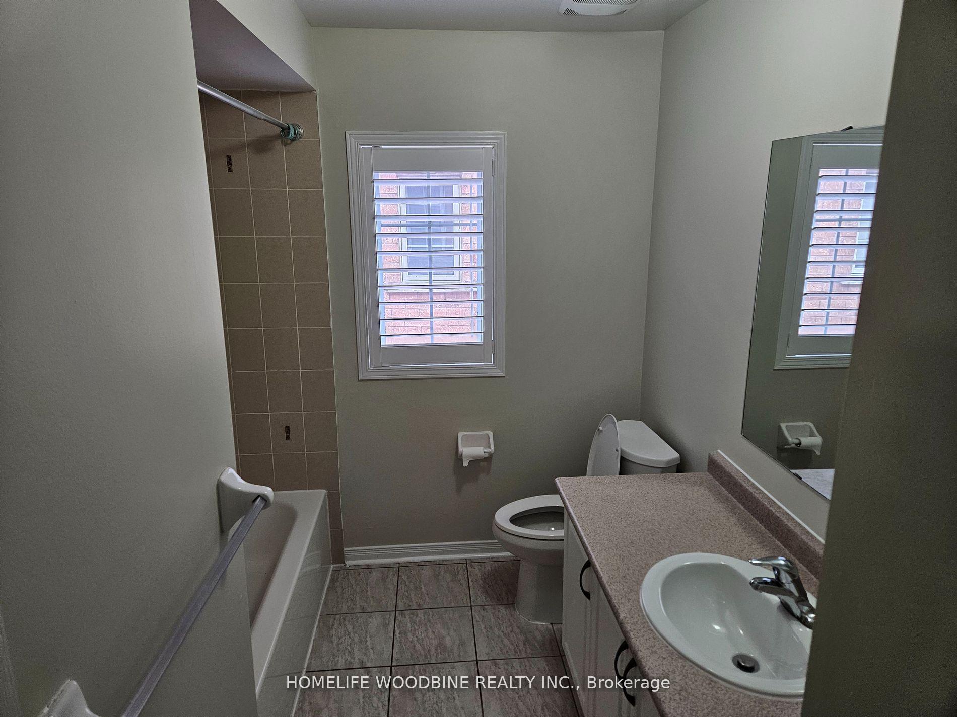 Photo 25 of 26 Thorp Crescent, Ajax, Central West — HOMEH