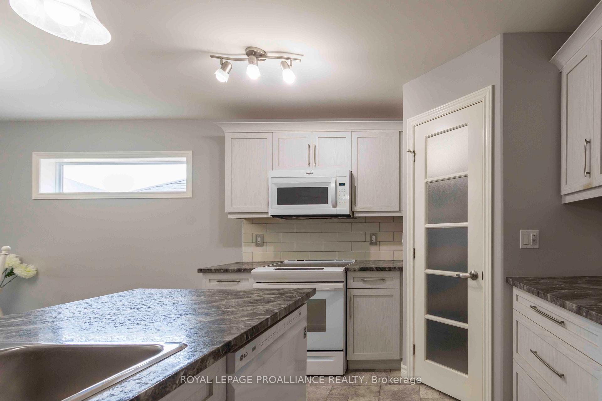 Photo 8 of 61 Deacon Place, Belleville, Belleville Ward — HOMEH
