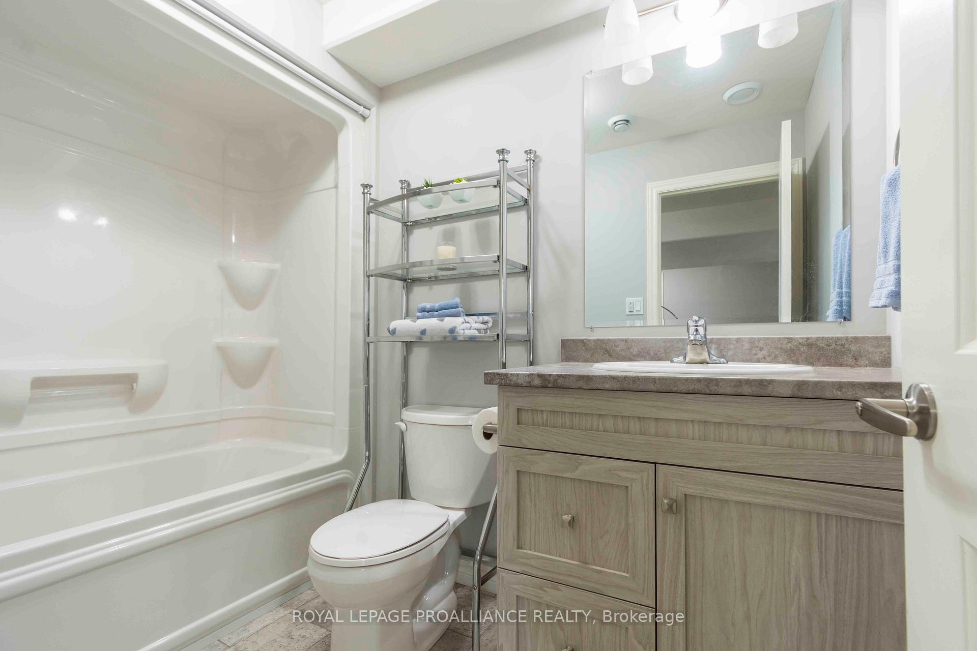 Photo 24 of 61 Deacon Place, Belleville, Belleville Ward — HOMEH