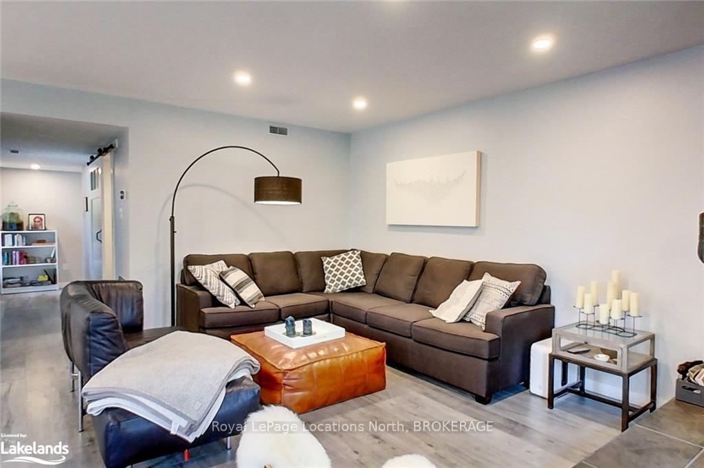 Photo 10 of 410 Mariners Way, Collingwood — HOMEH