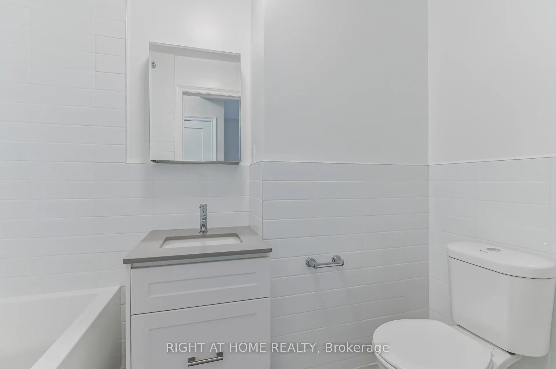Photo 4 of Unit 607, 780 Eglinton Avenue W, Toronto, Forest Hill North — HOMEH