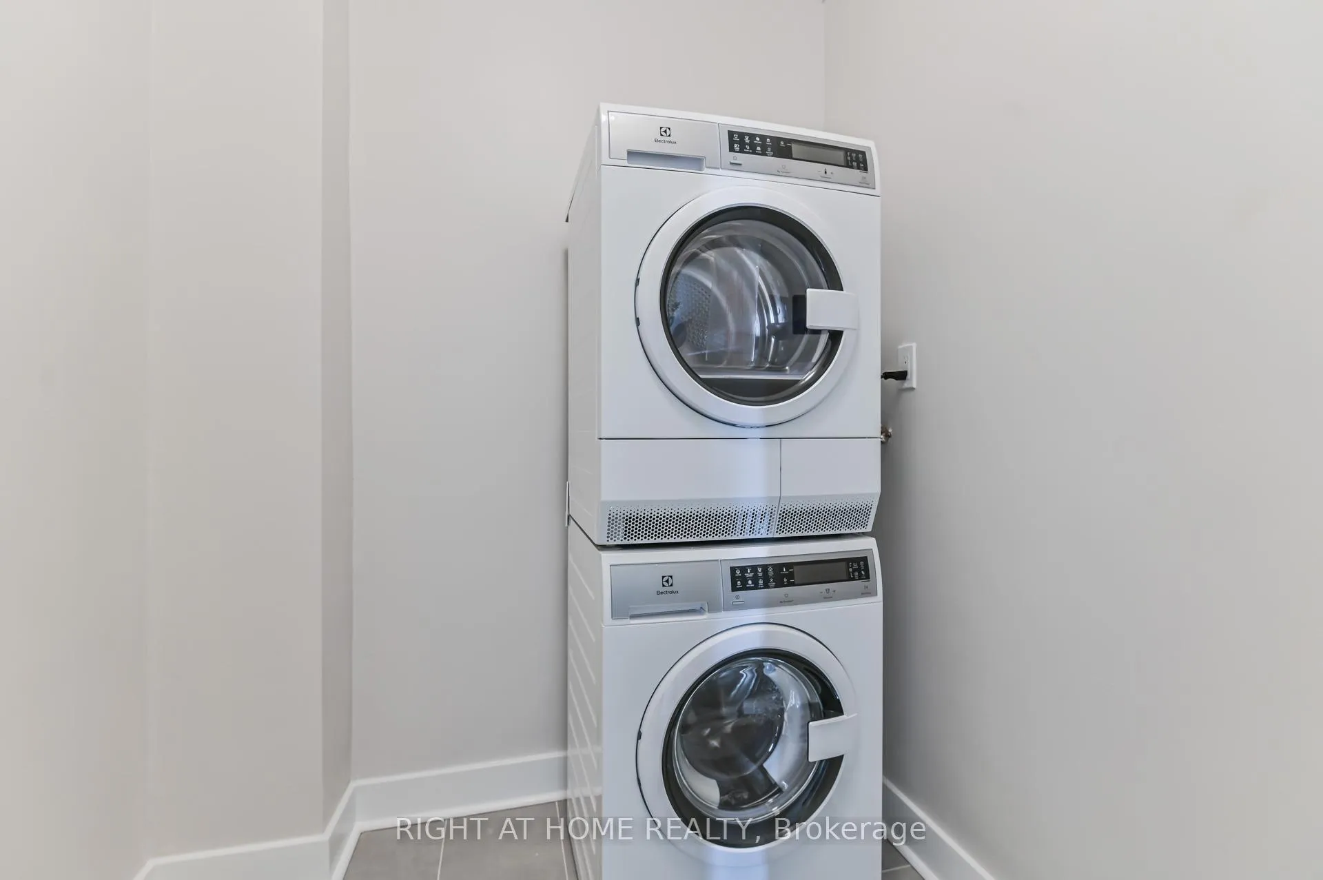 Photo 5 of Unit 607, 780 Eglinton Avenue W, Toronto, Forest Hill North — HOMEH