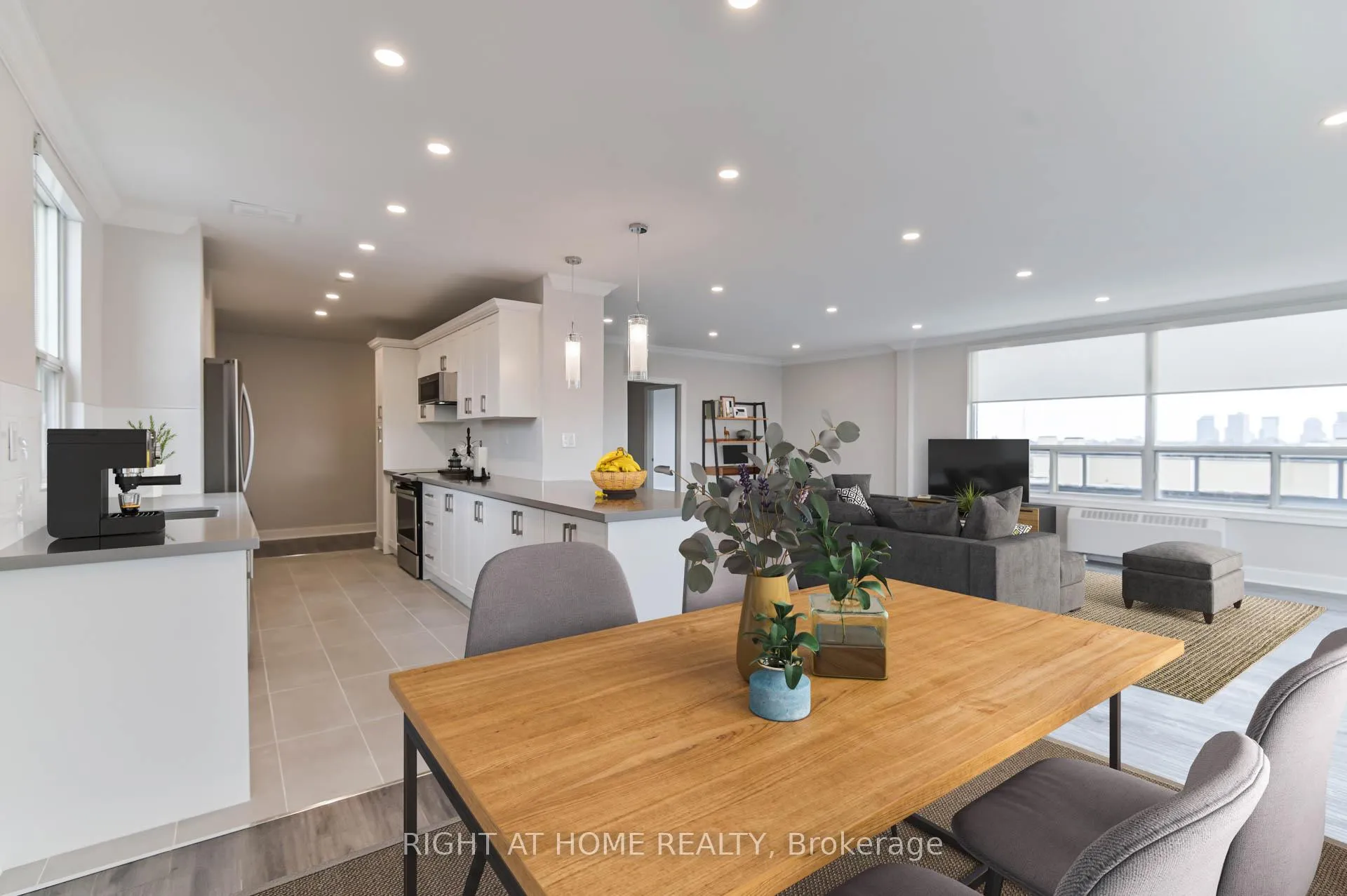 Photo 7 of Unit 607, 780 Eglinton Avenue W, Toronto, Forest Hill North — HOMEH