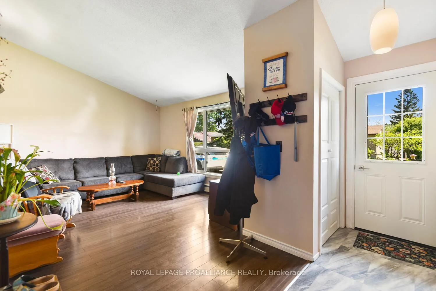 Photo 5 of 18 Convay Crescent, Brockville — HOMEH