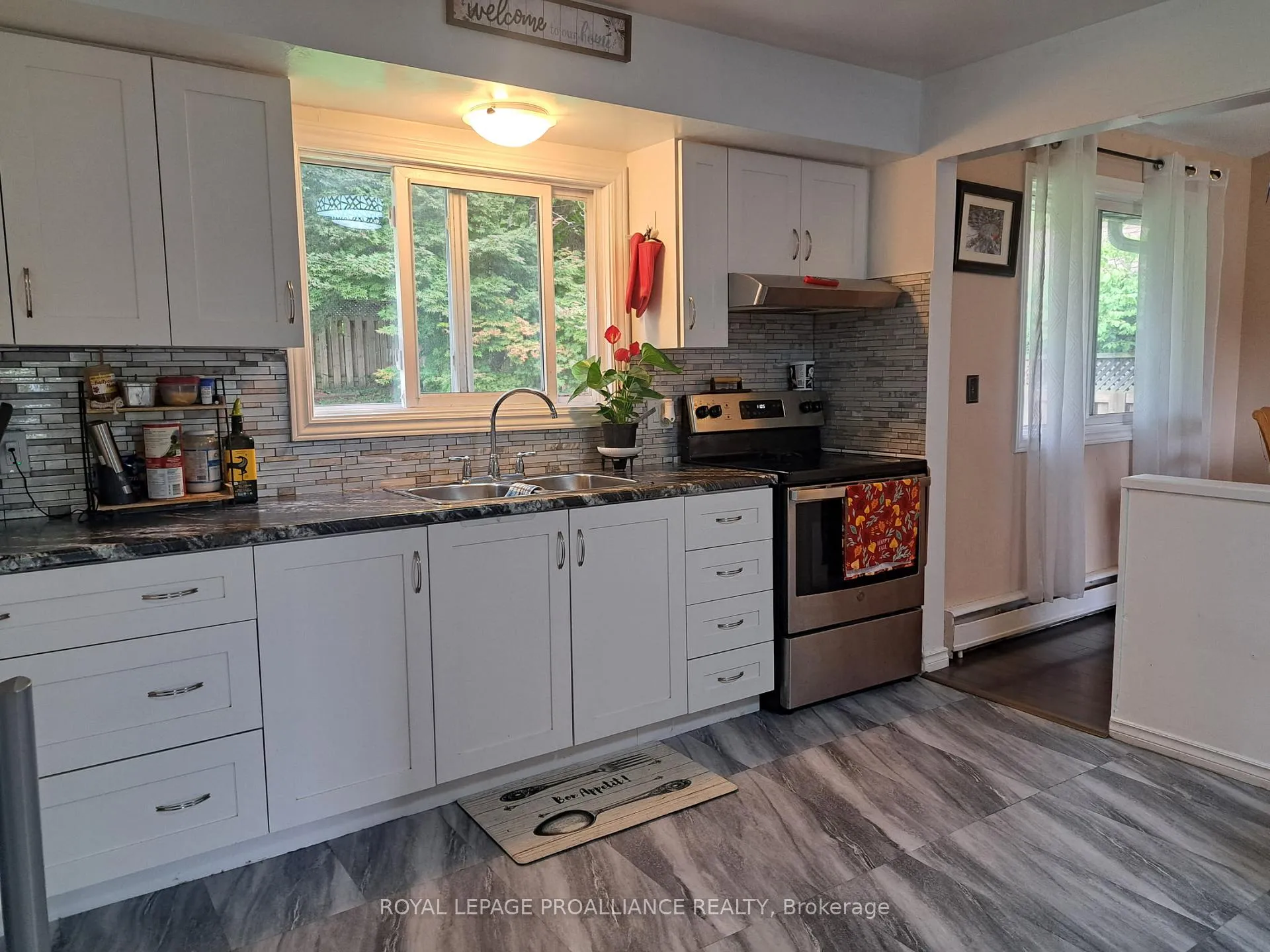 Photo 12 of 18 Convay Crescent, Brockville — HOMEH