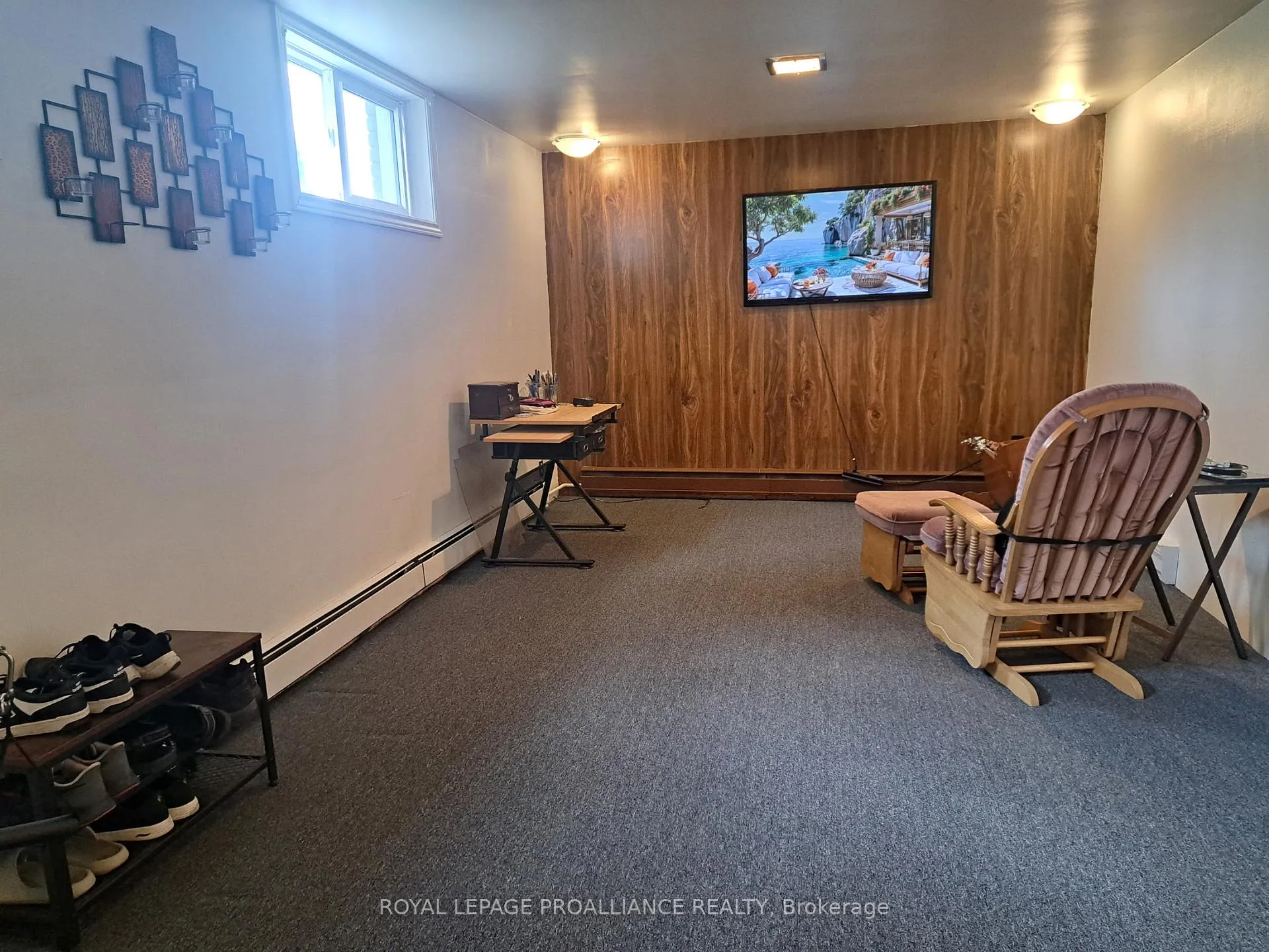 Photo 20 of 18 Convay Crescent, Brockville — HOMEH