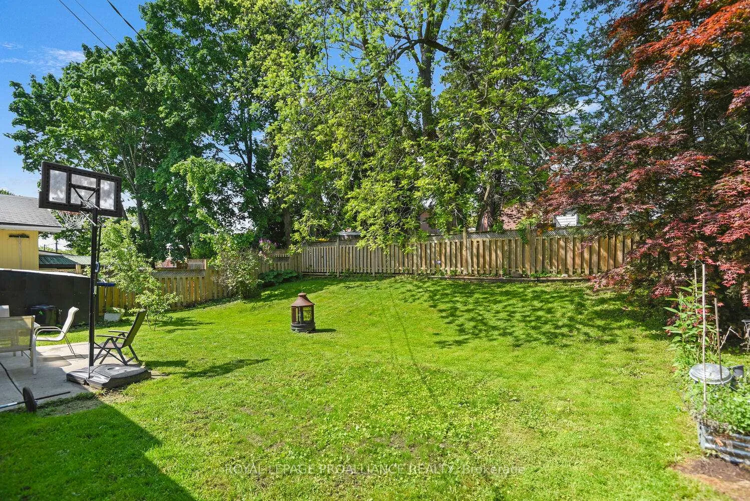 Photo 32 of 18 Convay Crescent, Brockville — HOMEH