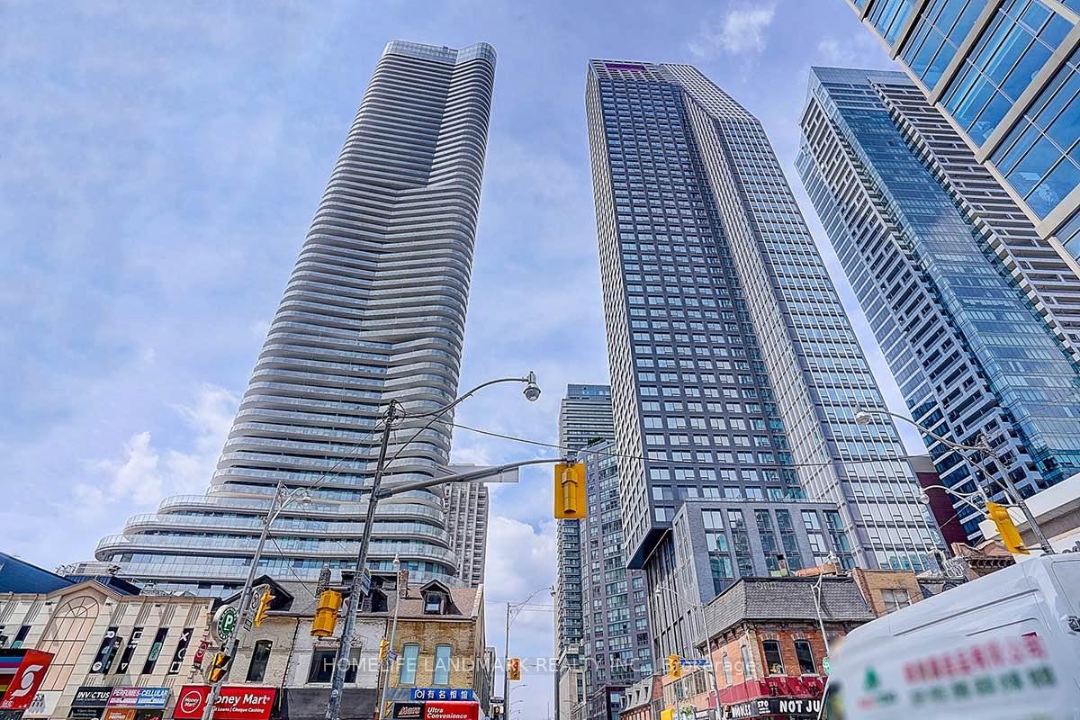 Front of Unit 2103, 11 Wellesley Street W