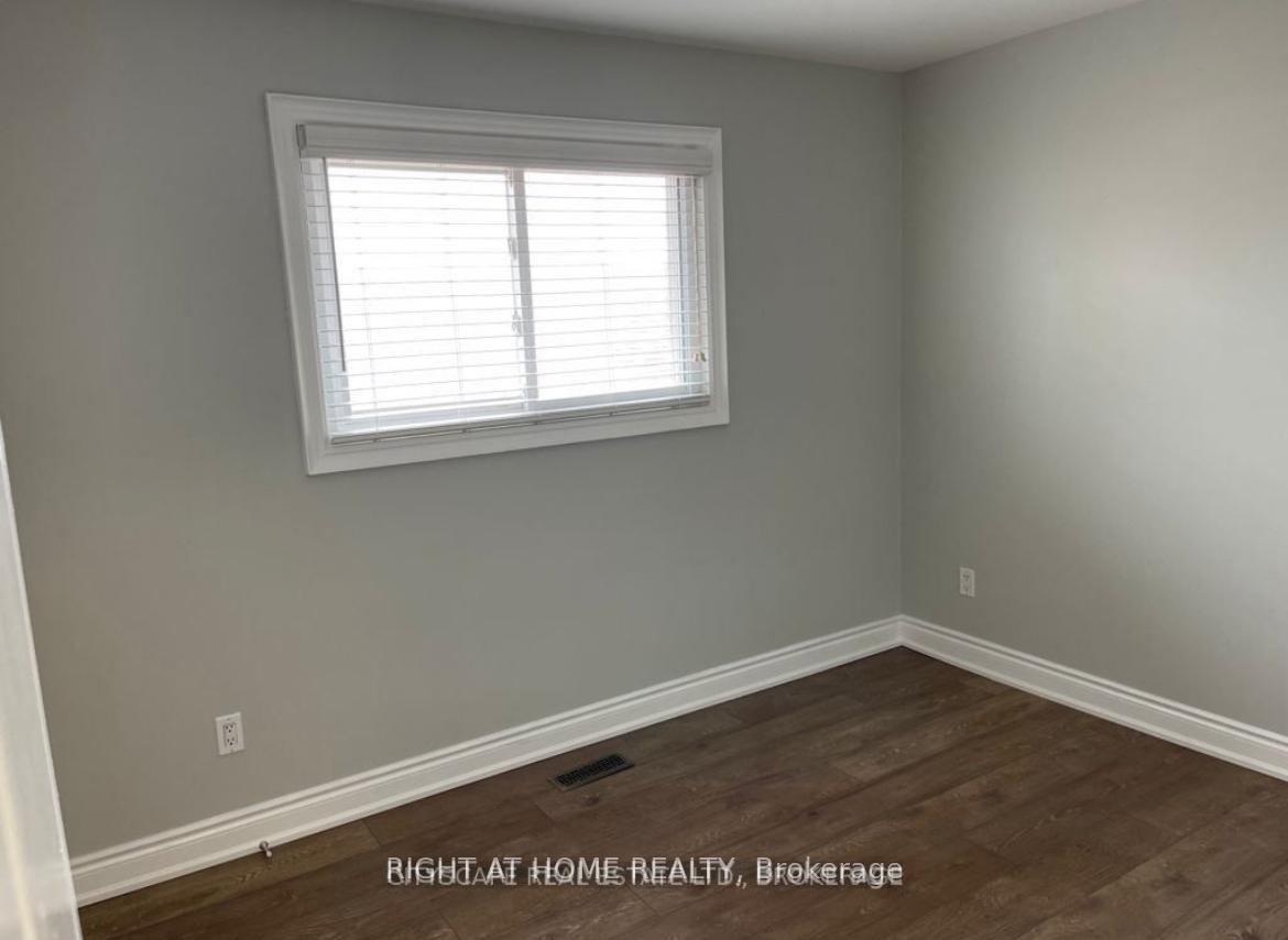 Photo 3 of Unit Upper, 28 Major Oaks Drive, Brampton, Madoc — HOMEH