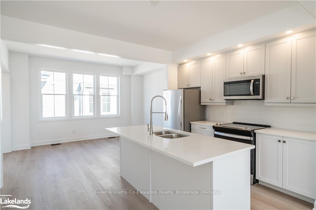 Photo 5 of 30 Danielle Crescent, Midland — HOMEH