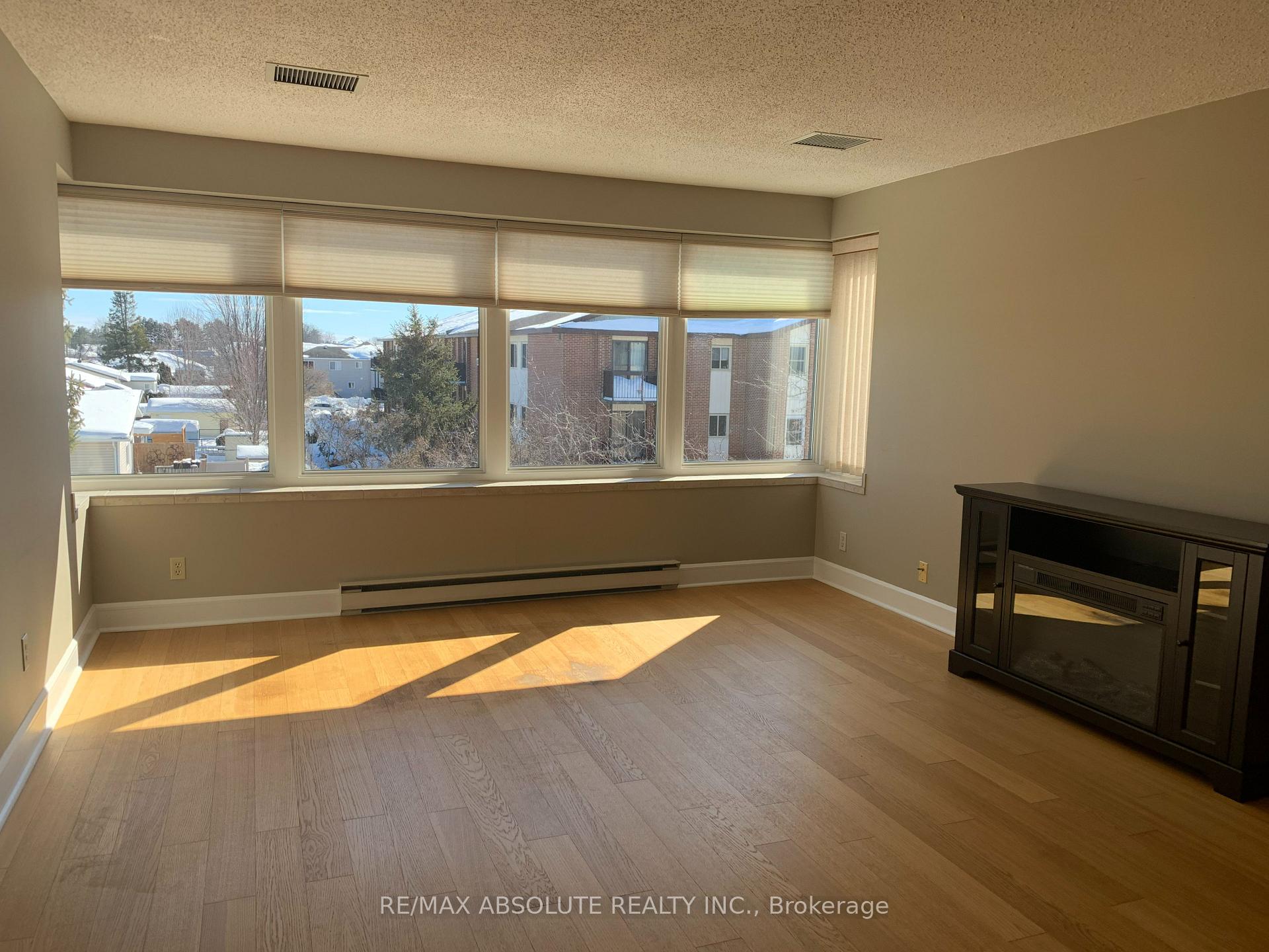 Photo 5 of Unit 306, 124 Daniel Street S, Arnprior — HOMEH